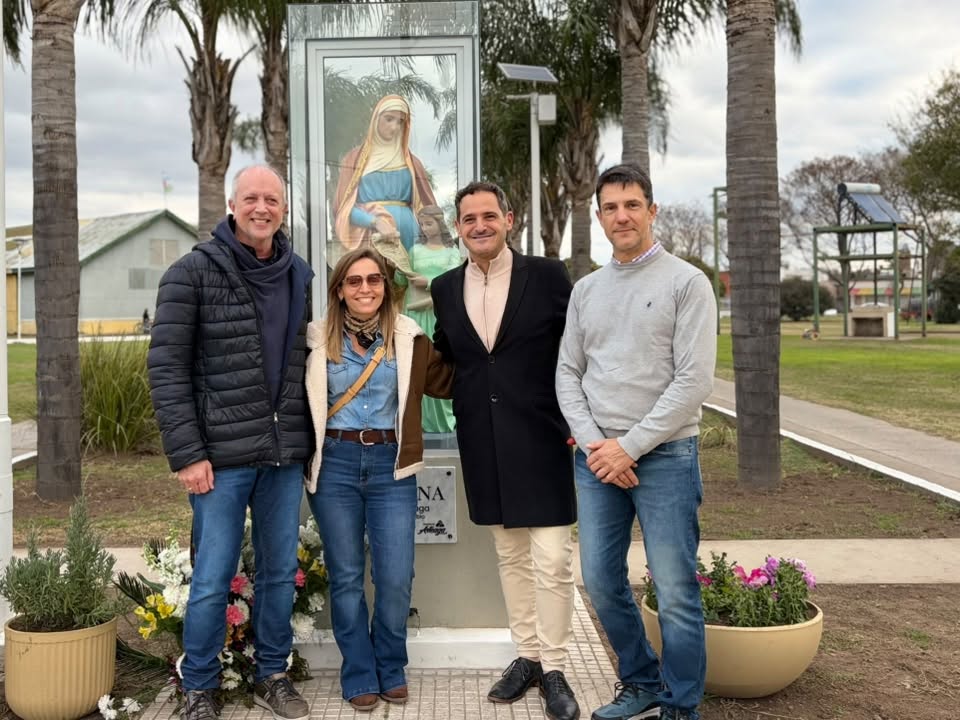 Arteaga inauguró el paseo peatonal Santa Ana