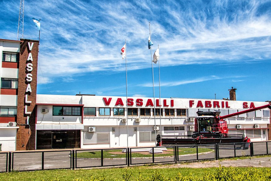 Vasalli Fabril: tras cerrar la venta prometen la reactivación total de la planta de maquinaria agrícola